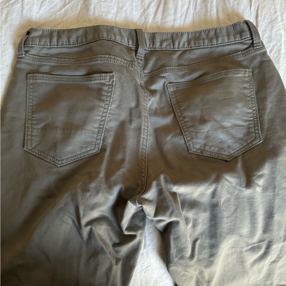 Banana Republic Travel Jeans. 35x34 - Picture 3 of 3